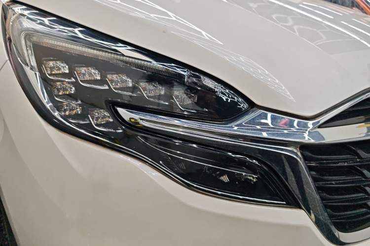 Used Buick GL8 2022 ES Land Cruiser 653T Luxury Model
