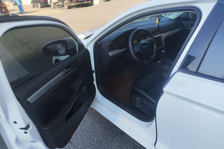 Used Volkswagen Lamando 2019 230TSI DSG Vision Edition China VI Standard Driver Seat