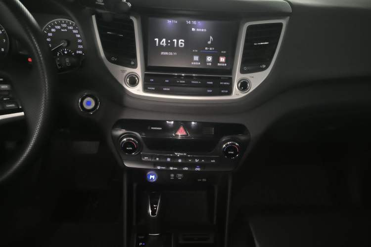 Used Hyundai Tucson 2018 1.6T Dual-Clutch Two-Wheel Drive 15th Anniversary Special Edition
