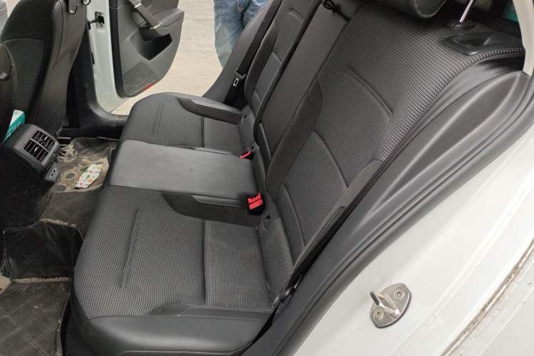 Used Volkswagen Golf 2019 1.6L Automatic Comfort Model China V Standard Left Rear Seat