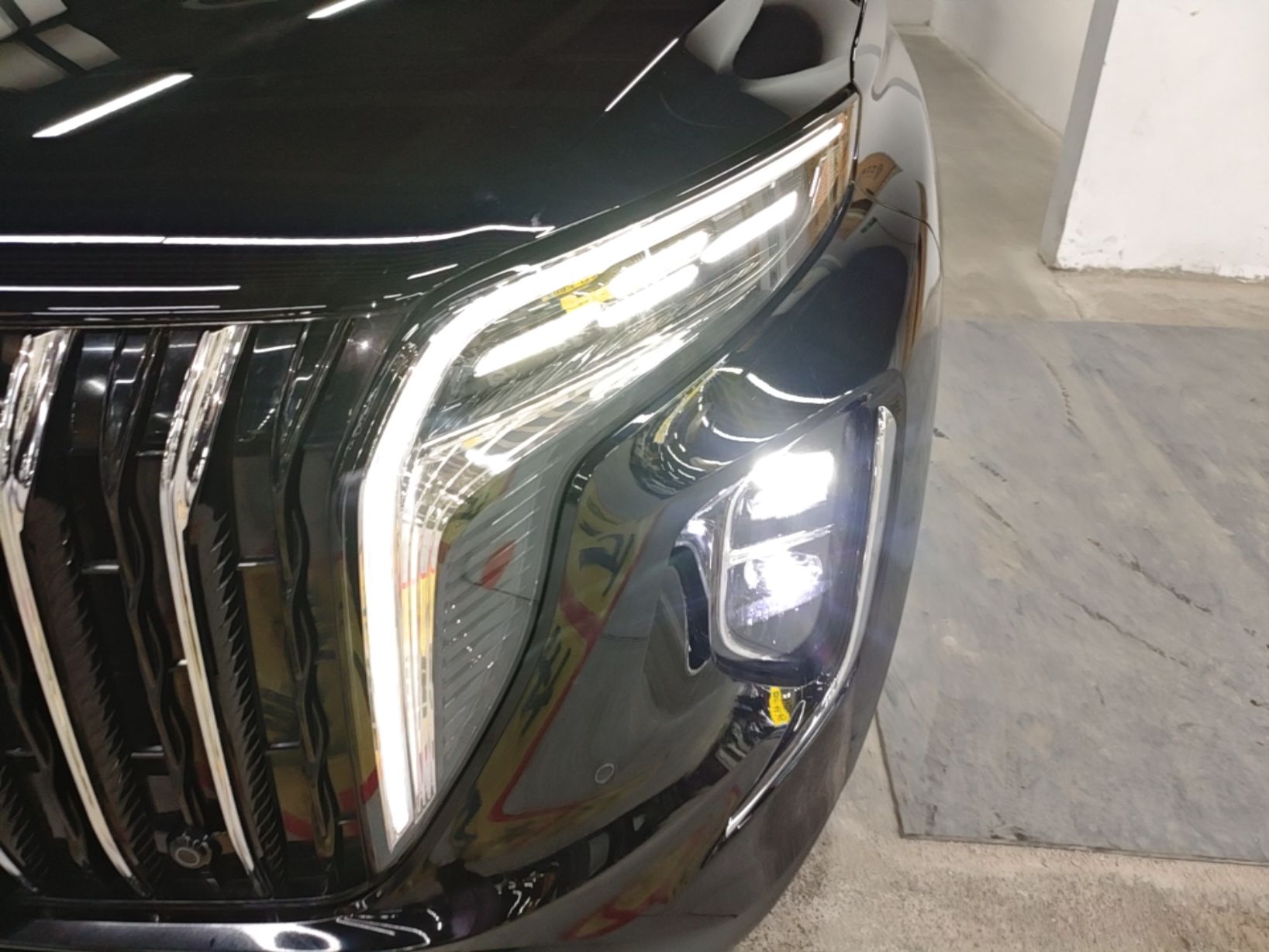 Hongqi HS7 PHEV 2024 2.0T PHEV Four-Wheel Drive Flagship Edition 7 Seats — снимка 8