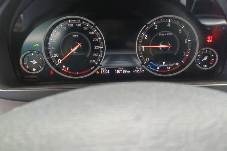 Used BMW X5  Odometer Close Up