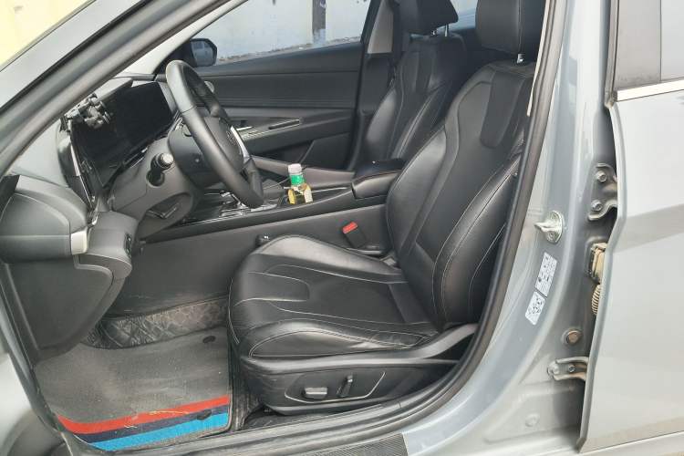 Used Hyundai Elantra 2021 1.5L CVT LUX Prestige Edition
