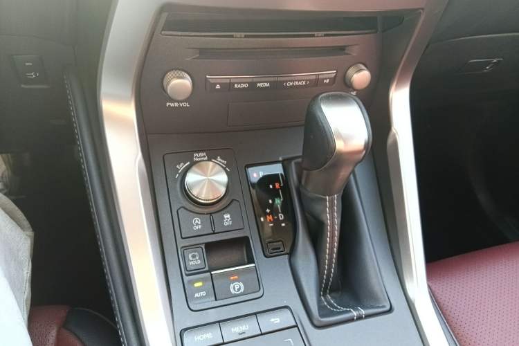 Used Lexus NX 2018 200 Front-Wheel-Drive Xingxing Edition China VI Standard
