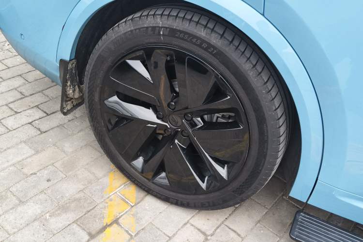 Used Li Auto L8 2024 Ultra Model
