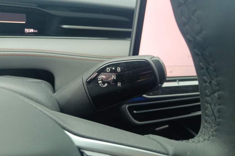 Used Volkswagen ID.7 VIZZION 2024 AIR model Gear Lever