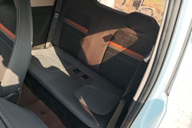 Used Wuling Hongguang MINIEV 2020 Freedom Version Lithium Iron Phosphate Left Rear Seat
