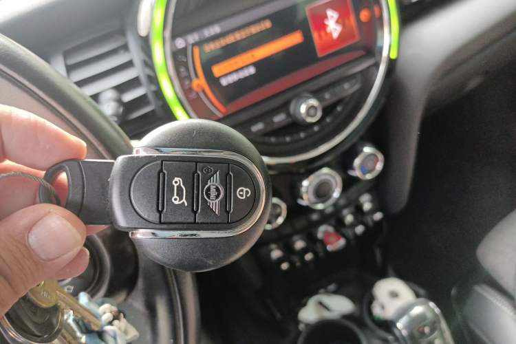 Used MINI 2019 1.5T COOPER Classic Edition Five-Door Version Vehicle Key