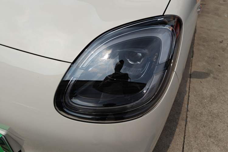 Used Wuling Hongguang MINIEV 2025 Four-Door Version Advanced Edition Left Front Headlight