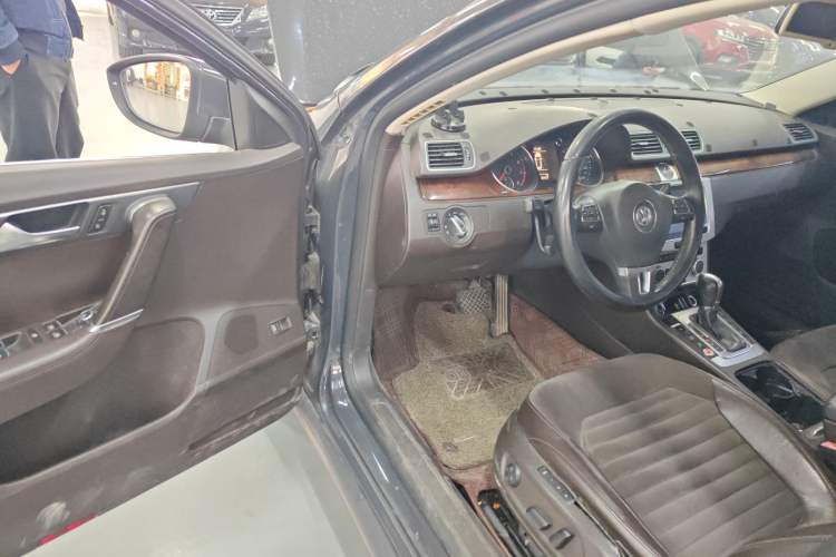 Used Volkswagen Magotan 2012 Travel Edition 2.0 TSI Comfort Version Driver Seat