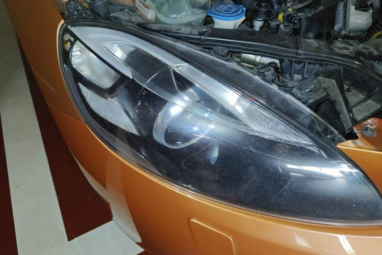 Used Volvo V40 2014 2.0T Zhiya Edition
