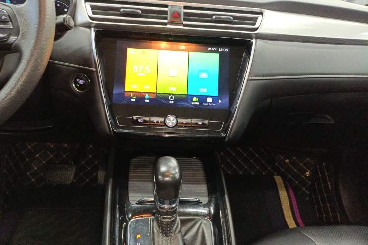 Used Roewe i5 2020 1.5L Automatic 4G Connect Luxury Flagship Edition Audio And AC Panel