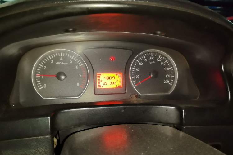 Used FORTHING Lingzhi 2015 V3 1.5L 7-seat Standard Model
