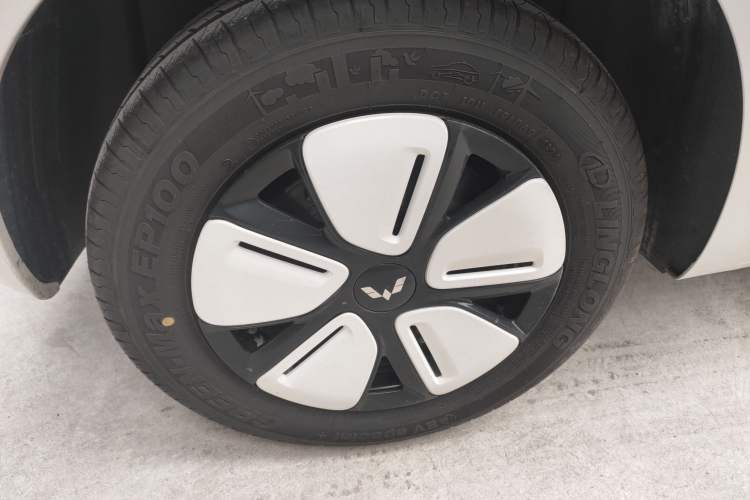 Used Wuling Hongguang MINIEV 2025 Four-Door Version Zhenxiang+ Edition Exterior 5