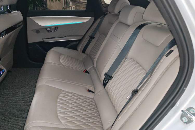 Used BYD Han 2024 EV Glory Edition 605KM Front-Wheel-Drive Premium Model