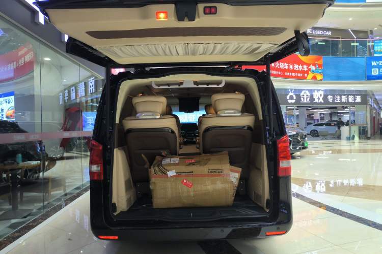 Used Mercedes-Benz Vito 2021 2.0T Business Version 7 Seats Trunk