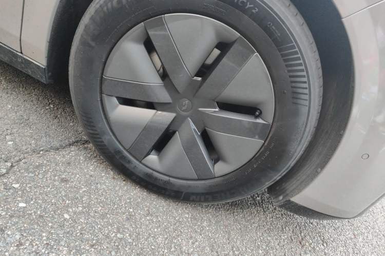 Used Li Auto MEGA 2024 Ultra Model
