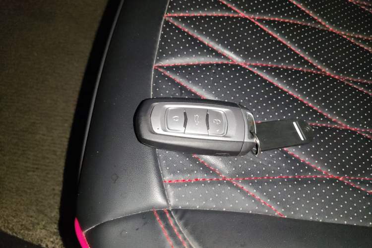 Used Geely Auto Emgrand 2015 Sedan 1.3T Manual Upward Edition