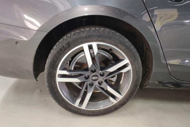 Used Audi A4L 2022 40 TFSI Luxury Dynamic Model
