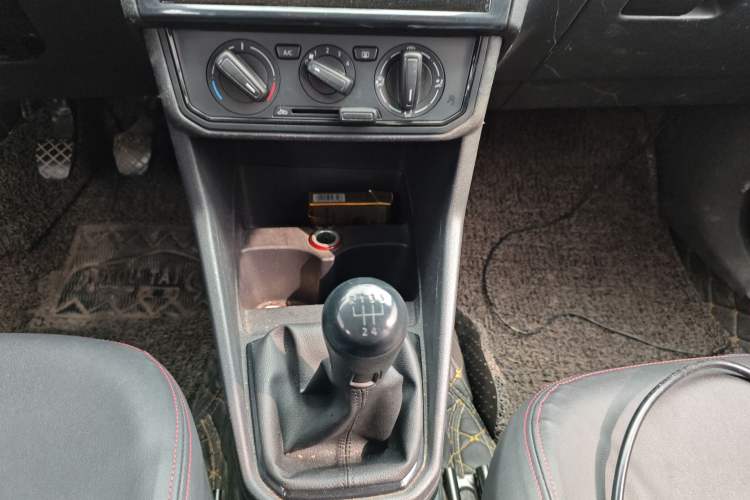 Used Volkswagen Jetta 2019 Dream Edition 1.4L Manual Fashion Version