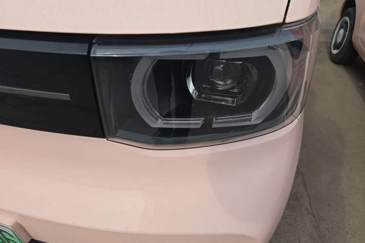 Used Wuling Hongguang MINIEV 2022 Macaron Premium Model – Lithium Iron Phosphate