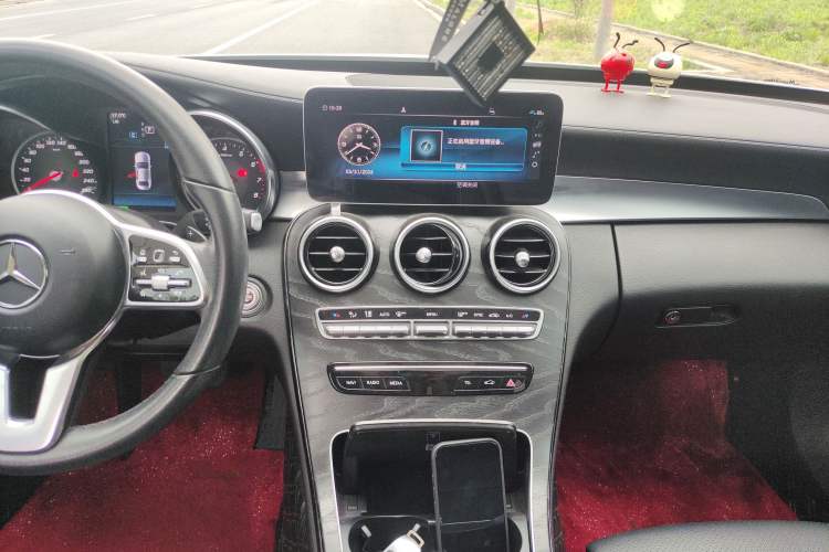 Used Mercedes-Benz C-Class 2019 C 260 L Sport Edition Audio And AC Panel