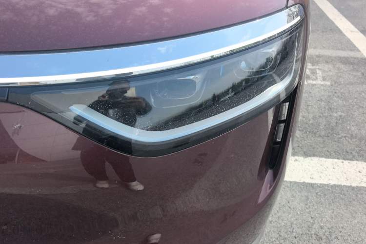 Used Hima AITO M8 2025 Extended-Range Ultra Version 53.4 kWh 5-Seater Edition Left Front Headlight