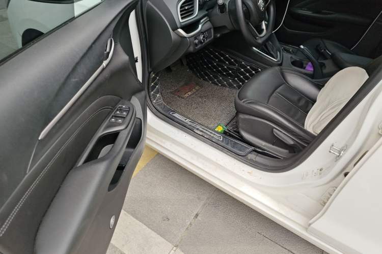 Used Buick GT 2016 15N Automatic Luxury Edition Driver Seat