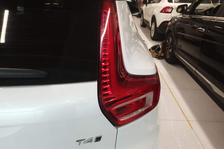 Used Volvo XC40 2022 T4 Four-Wheel Drive Smart & Dynamic Sport Edition Exterior 3