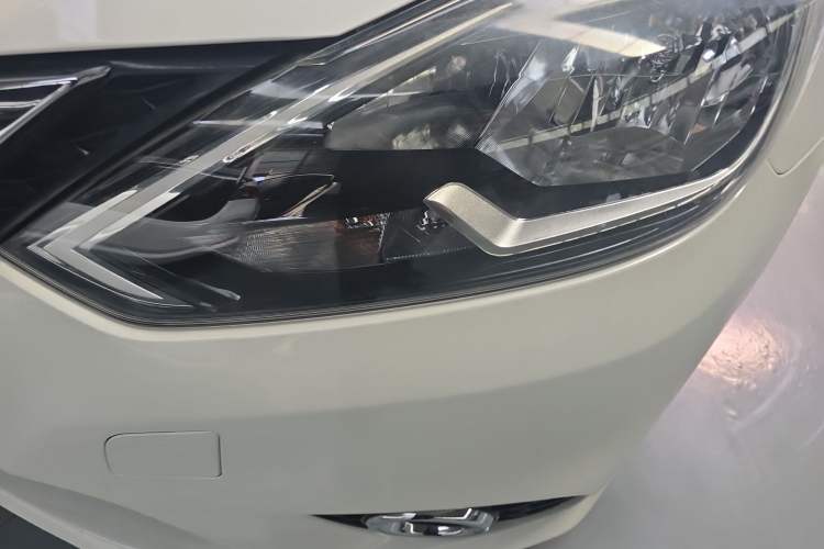 Used Nissan Sylphy 2019 Classic 1.6 XL Manual Luxury Edition Left Front Headlight