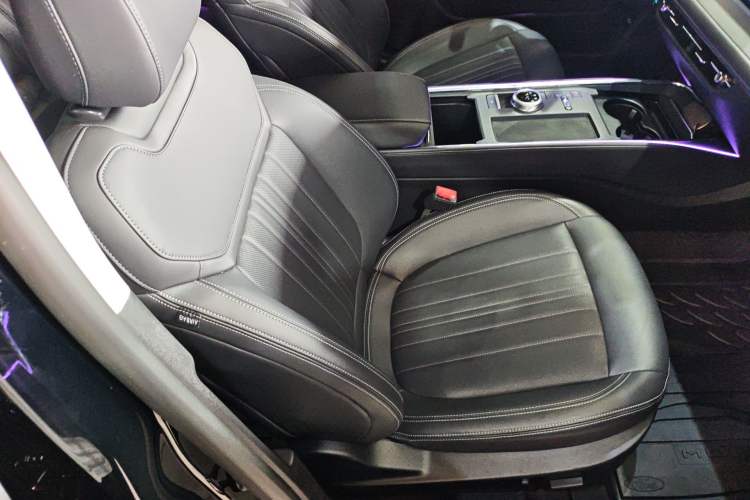 Used Ford Mondeo 2025 2.0T EcoBoost Luxury Version Right Front Seat