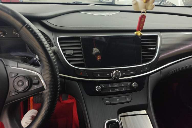 Used Buick LaCrosse 2019 28T Luxury Version Audio And AC Panel