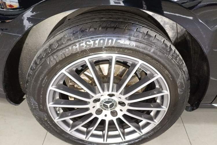 Used Mercedes-Benz E-Class 2022 Updated E 260 L Right Rear Wheel Hub