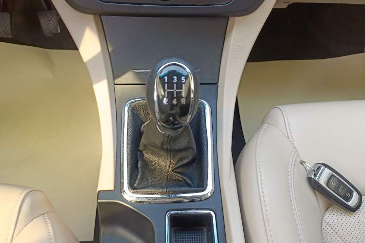 Used Geely Auto Emgrand 2017 Sedan Million Edition 1.5L Manual Luxury Model