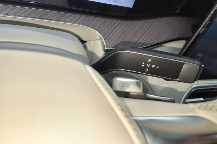 Used Denza N9 2025 Prestige Version