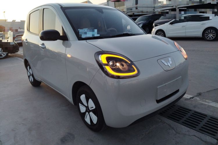Used Wuling Hongguang MINIEV 2025 Four-Door Version Advanced Edition Front Right 45 Deg