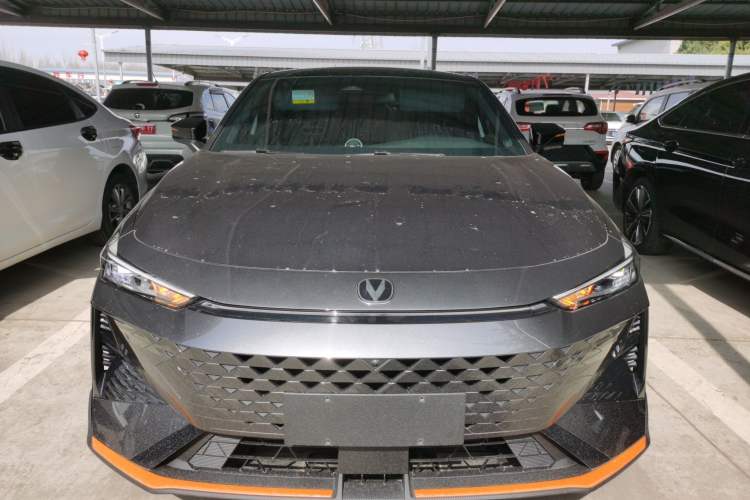 Used Changan UNI-V 2024 1.5T Prestige Sport Edition
