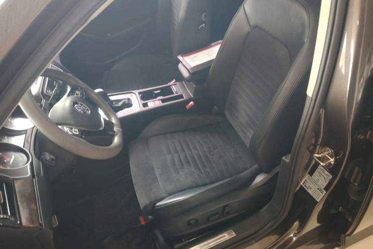 Used Volkswagen Magotan 2017 380TSI DSG Luxury Model
