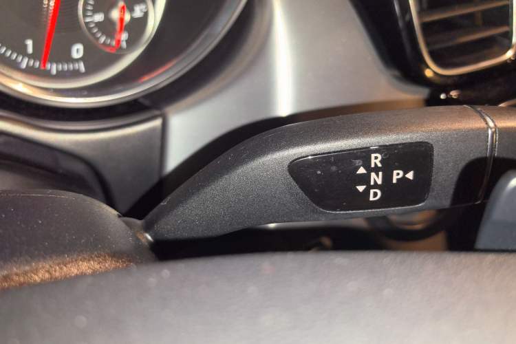 Used Mercedes-Benz GLE Coupe 2017 GLE 400 4MATIC Coupe SUV Gear Lever