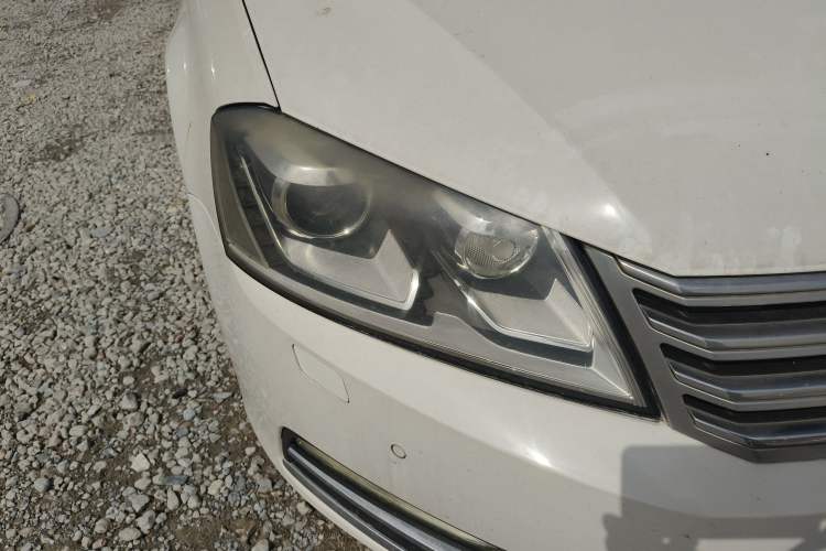 Used Volkswagen Magotan 2013 1.8TSI Luxury Model Right Front Headlight
