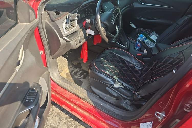 Used Buick GT 2018 18T Automatic Elite Model Driver Seat