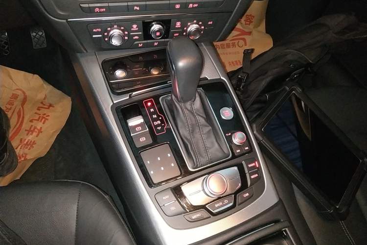 Used Audi A6L 2018 30th Anniversary Edition 35 TFSI Fashion Model Gear Lever