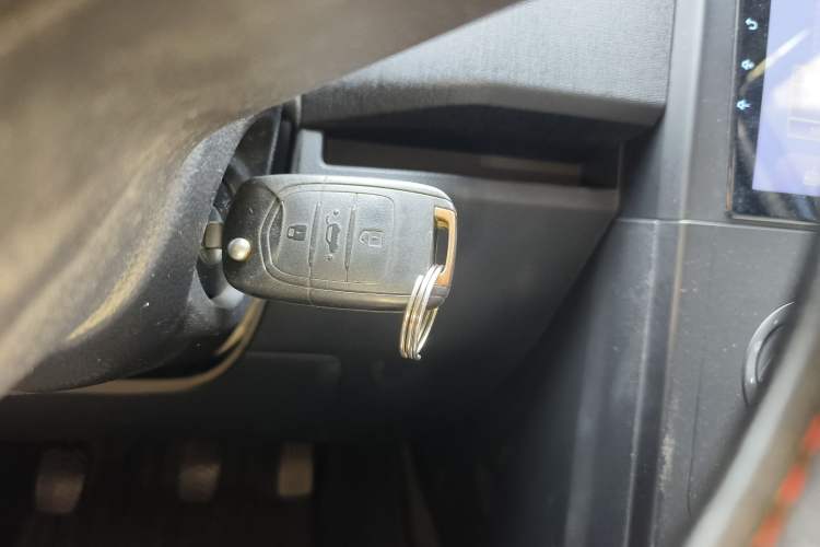 Used Wuling Hongguang PLUS 2020 1.5L Manual Standard Edition 5 Seats
