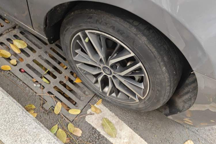 Used BYD Qin PLUS 2021 DM-i 55KM Flagship Model Right Front Wheel Hub