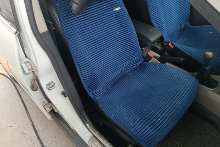 Used Venucia R50 2016 1.6L Manual Elite Edition
