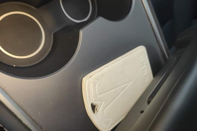 Used Tesla Model Y 2023 Long-Range All-Wheel-Drive Version
