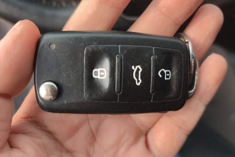 Used Volkswagen C-TREK 2018 230TSI DSG Comfort Model Vehicle Key