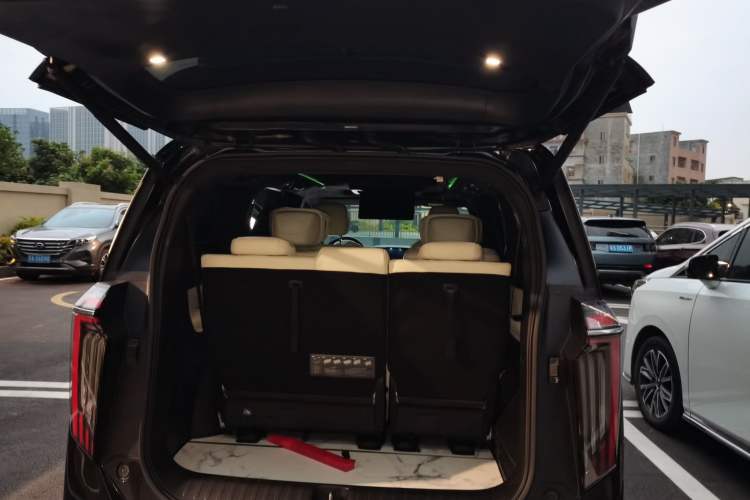 Used GAC Trumpchi M8 2023 Zongshi Series Dual-Motor YuZun Edition