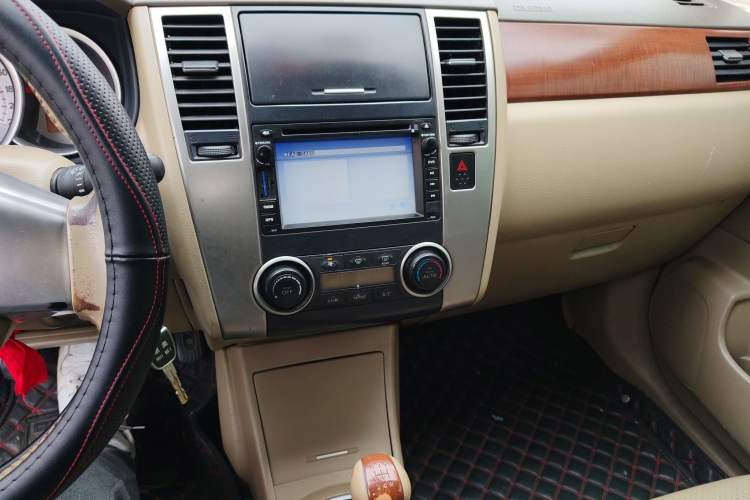 Used Nissan Tiida Sedan 2008 1.6L Manual Smart Version Audio And AC Panel