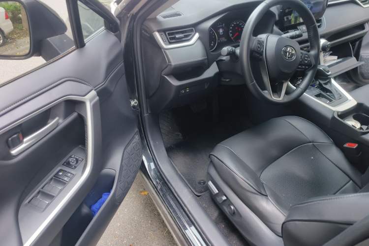 Used Toyota Wildlander 2023 2.0L CVT Two-Wheel Drive Urban Edition Driver Seat